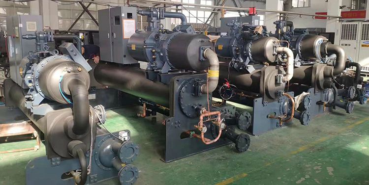 4臺(tái)螺桿式冷水機(jī)廠家_發(fā)貨廣東深圳