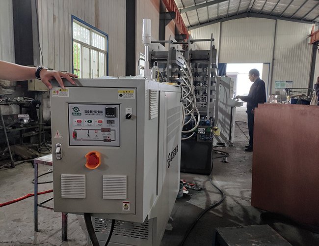 橡膠行業(yè)熱壓板生產(chǎn)線油溫機(jī)